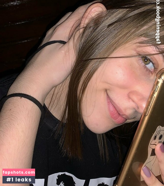 Beatriz Milhomens gallery photo #2