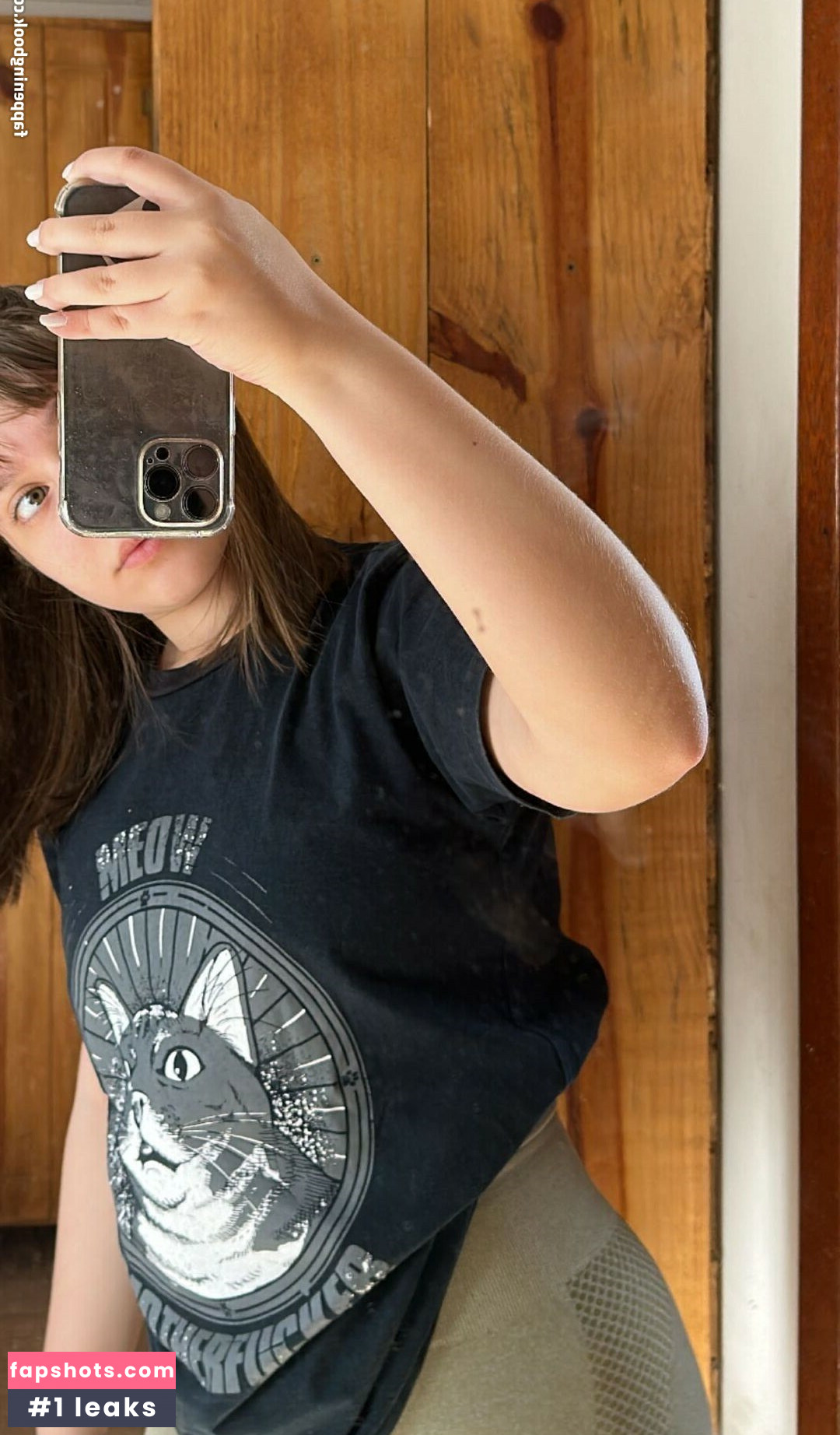 Beatriz Milhomens nude babe gallery