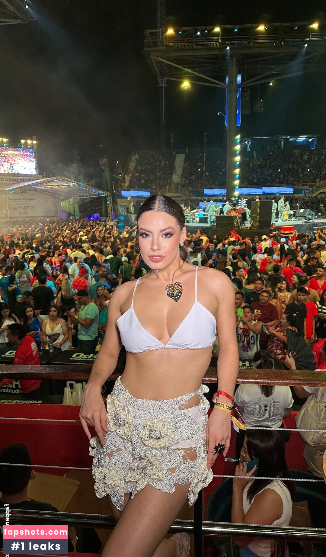 Beatriz Reis gallery photo #6