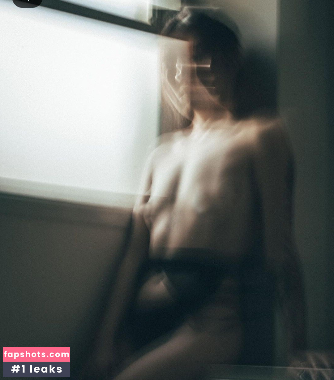 Beautaefu nude babe gallery