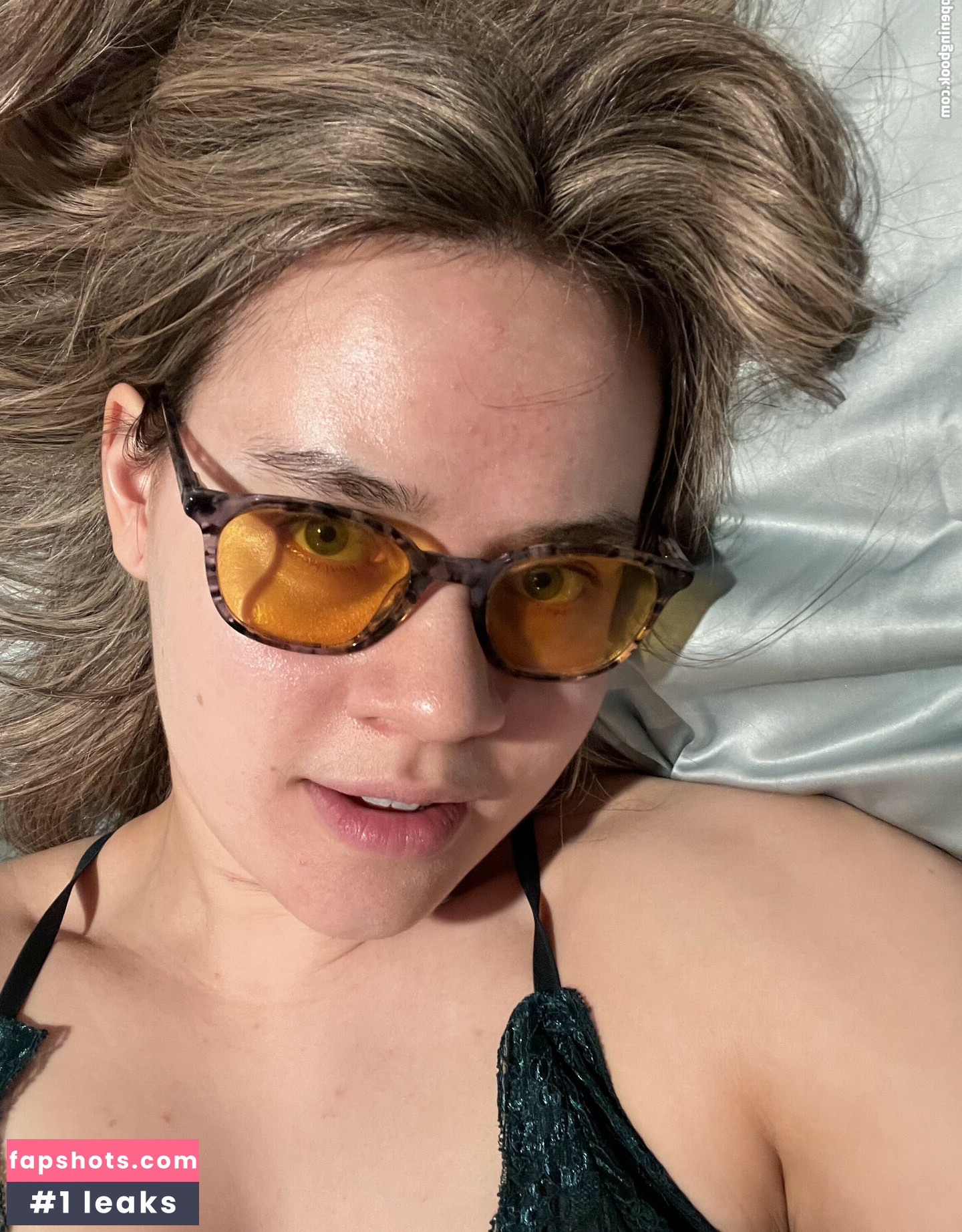 BeautifulMeur nude babe gallery