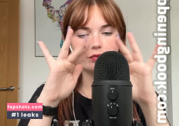 Beaux ASMR gallery photo #14