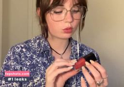 Beaux ASMR gallery photo #9