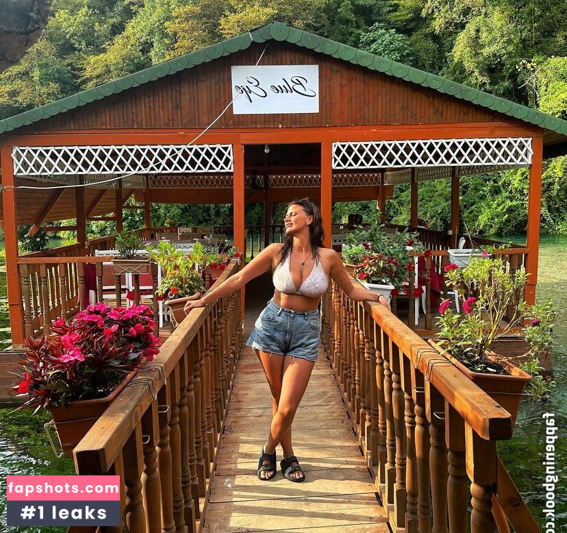 Bec Danaher gallery photo #22