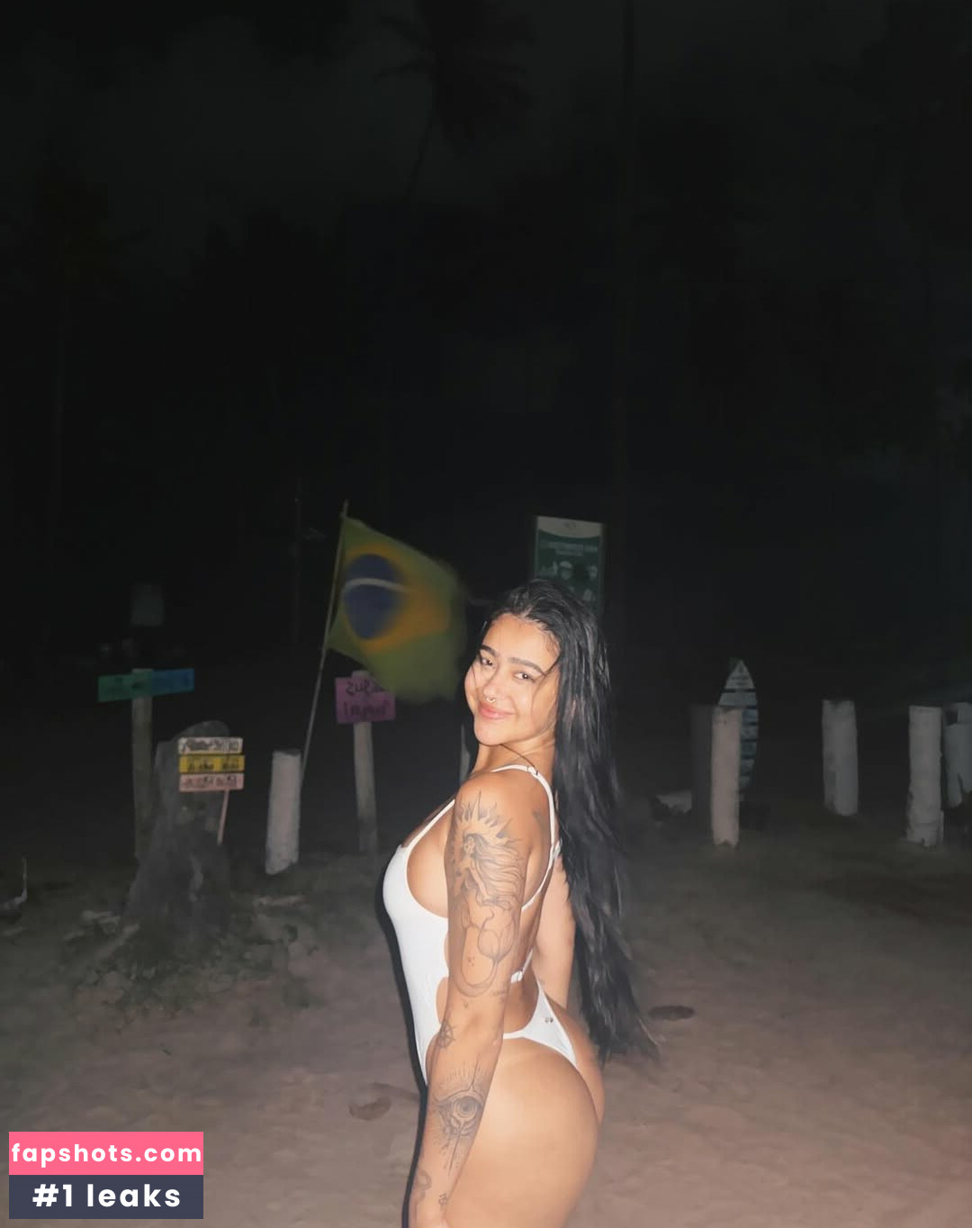 Beca Barreto gallery photo #2