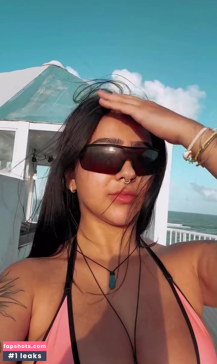 Beca Barreto gallery photo #16