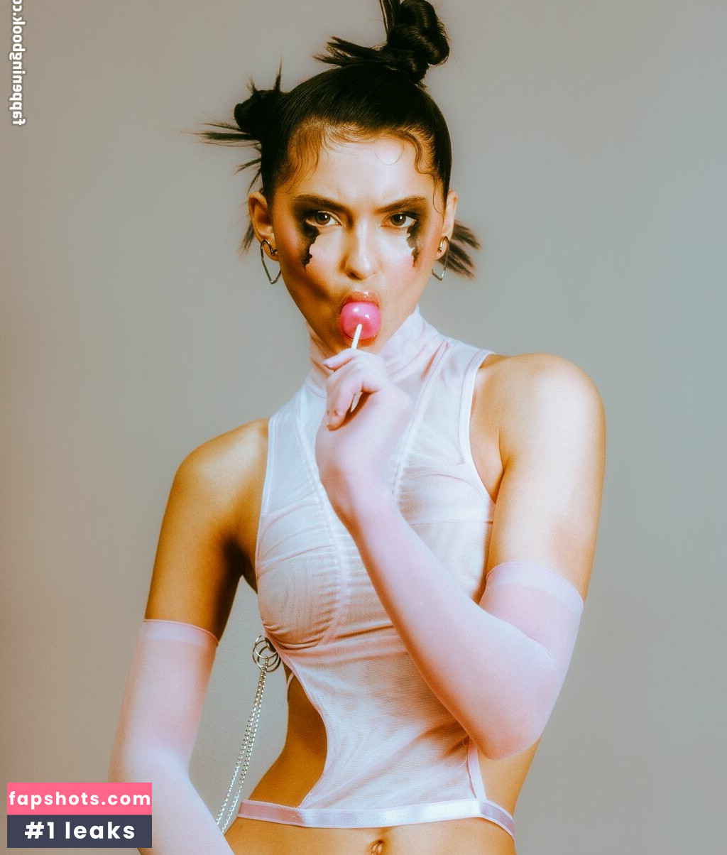 Beca Michie gallery photo #20