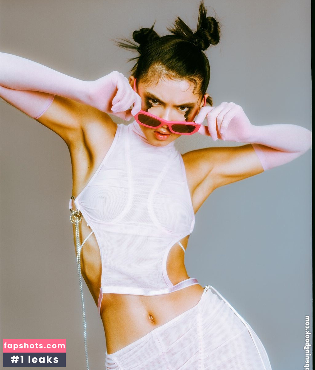 Beca Michie gallery photo #8