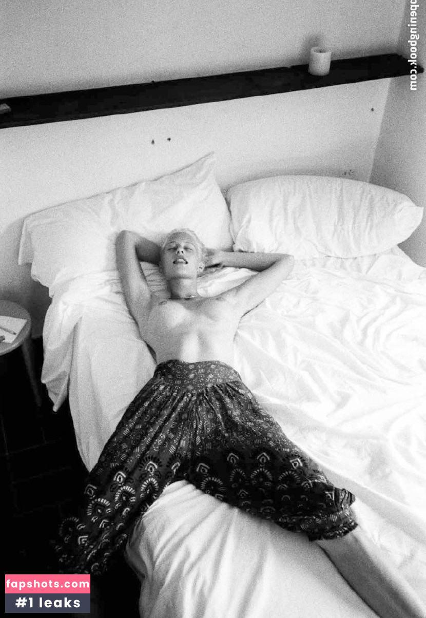 Becca Hiller gallery photo #124