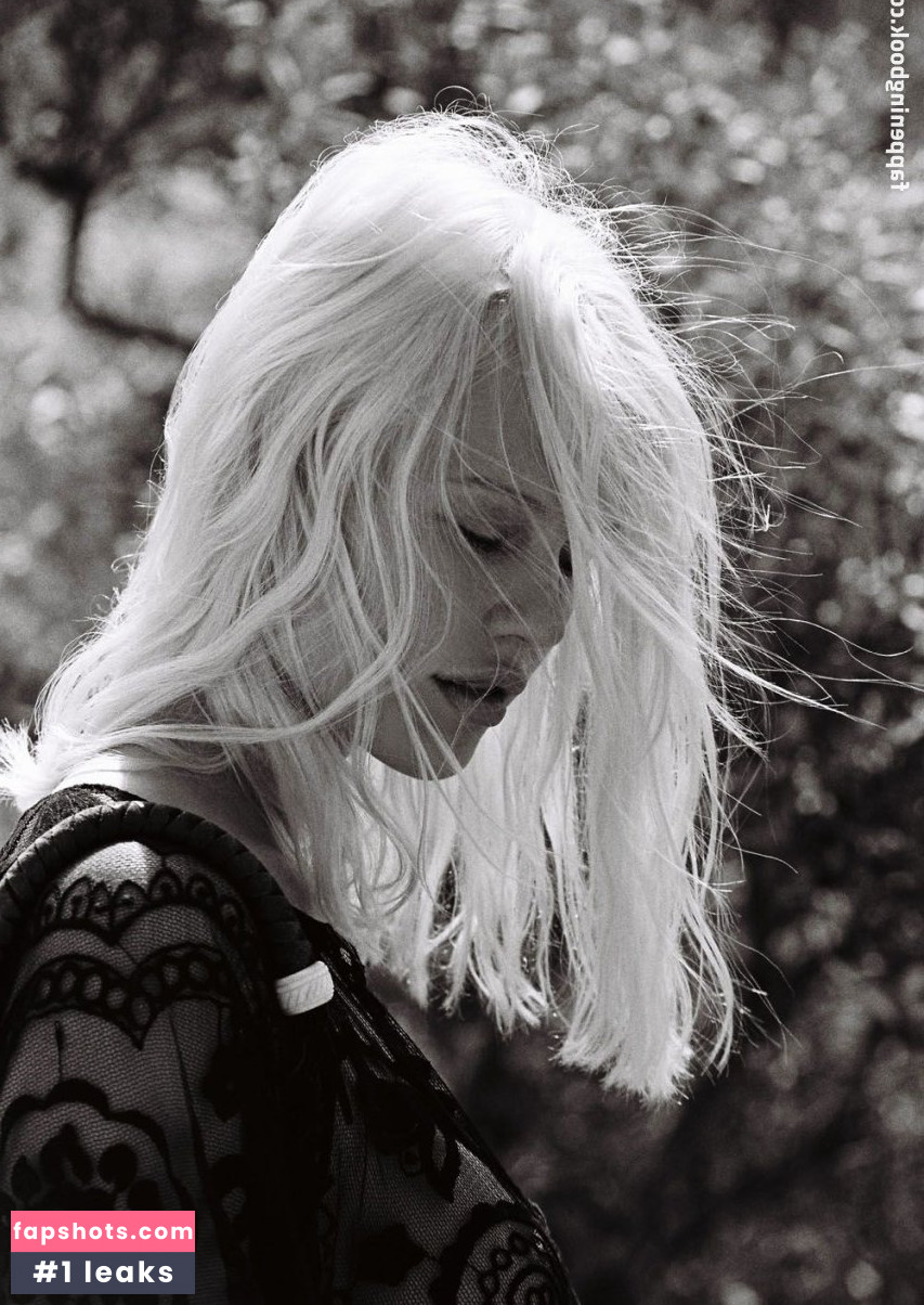 Becca Hiller gallery photo #15