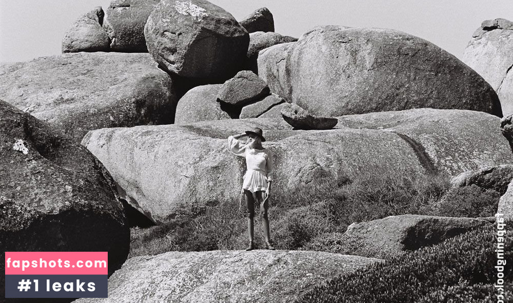 Becca Hiller gallery photo #17