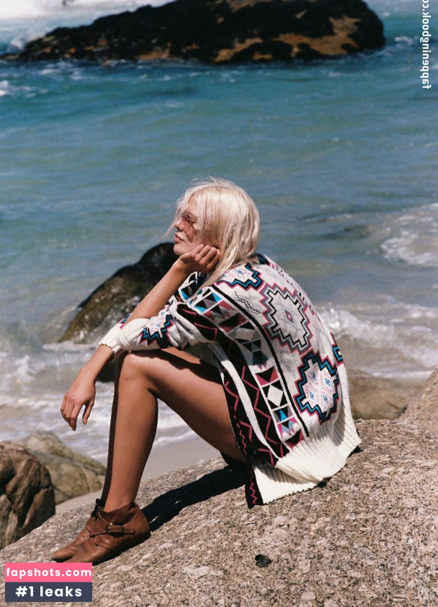 Becca Hiller gallery photo #20