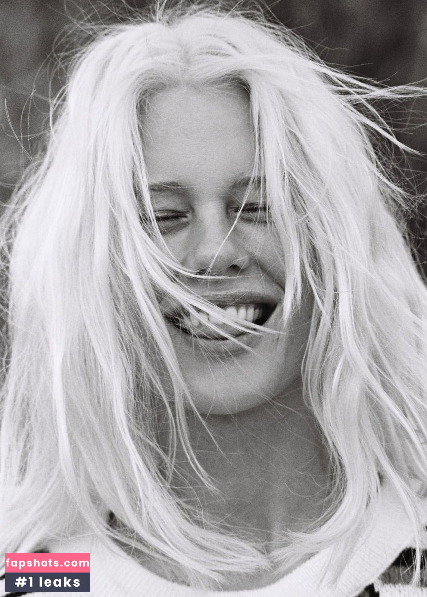 Becca Hiller gallery photo #31