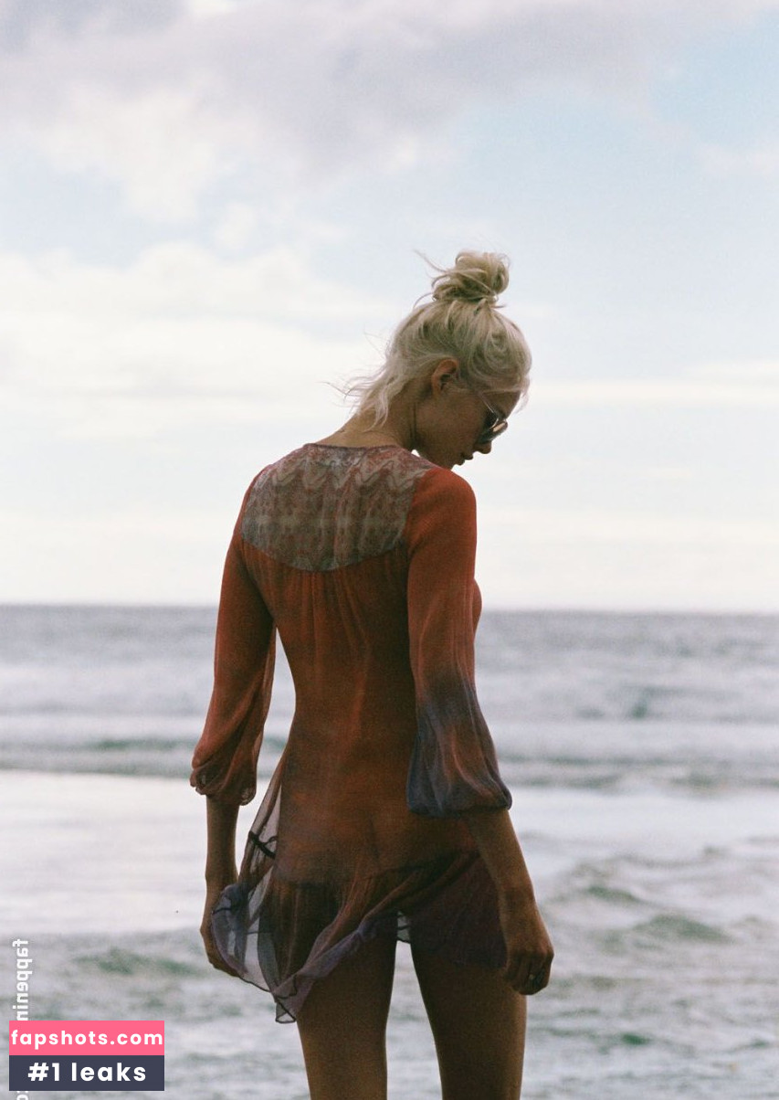 Becca Hiller gallery photo #33