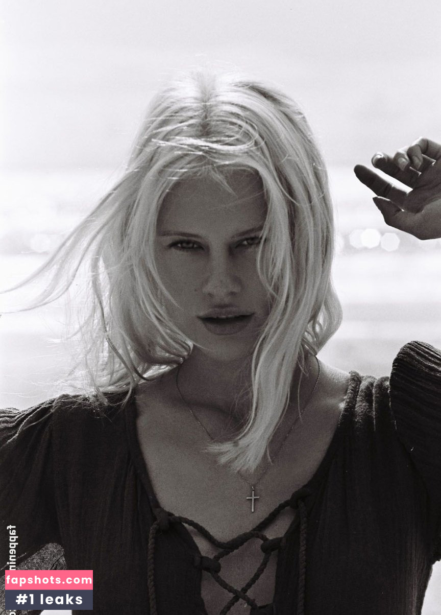 Becca Hiller gallery photo #34