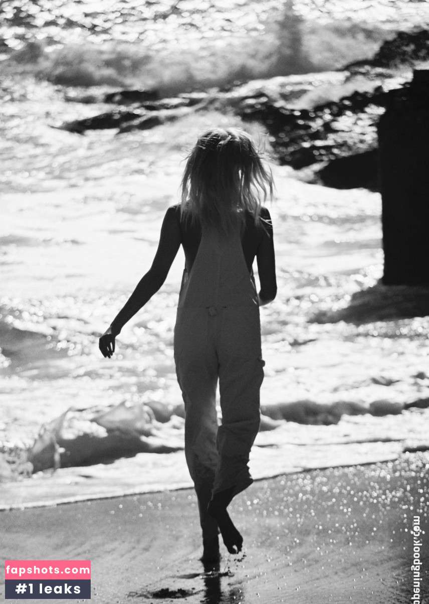 Becca Hiller gallery photo #39