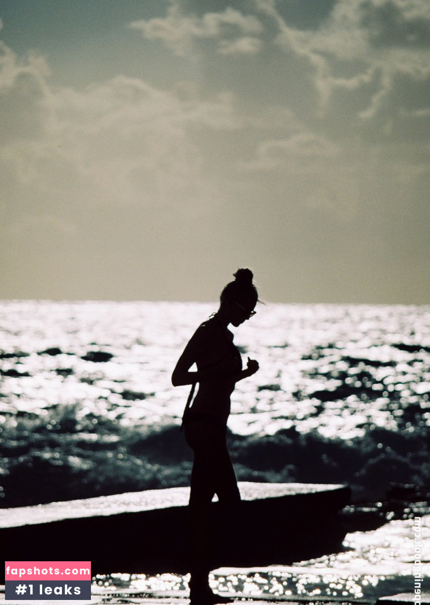 Becca Hiller gallery photo #64