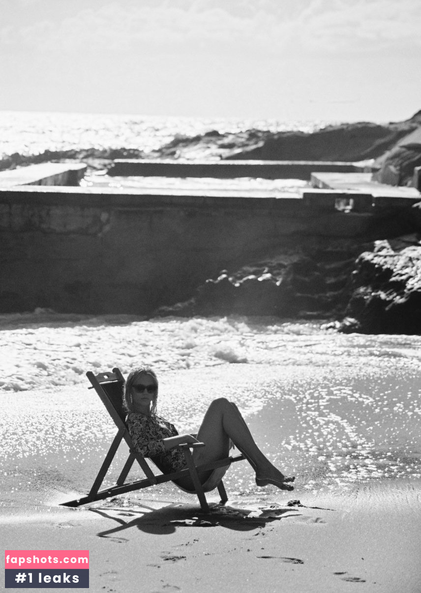 Becca Hiller gallery photo #69