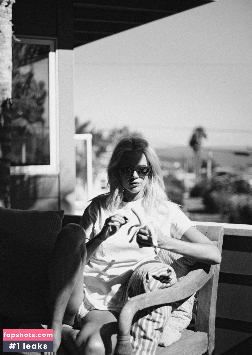 Becca Hiller gallery photo #72