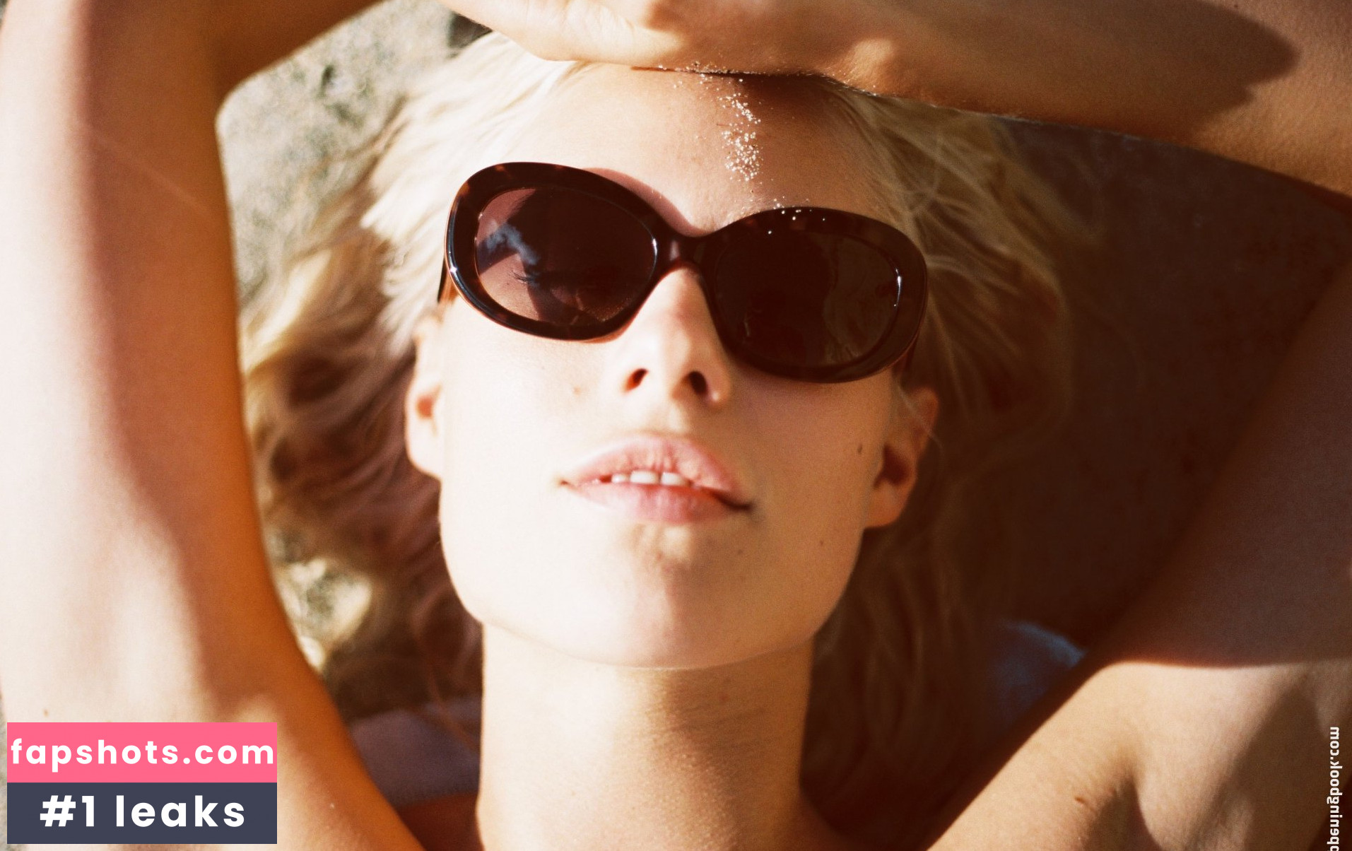 Becca Hiller nude babe gallery