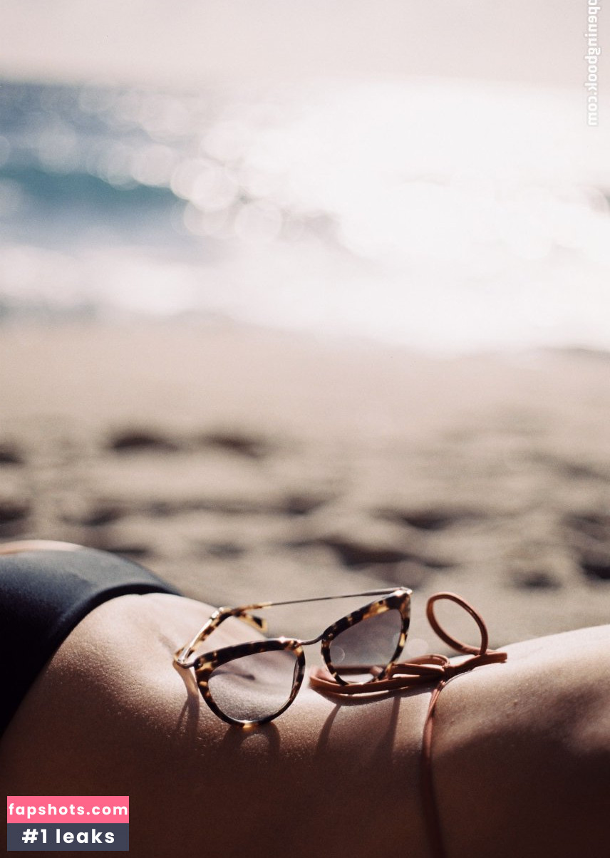 Becca Hiller gallery photo #86