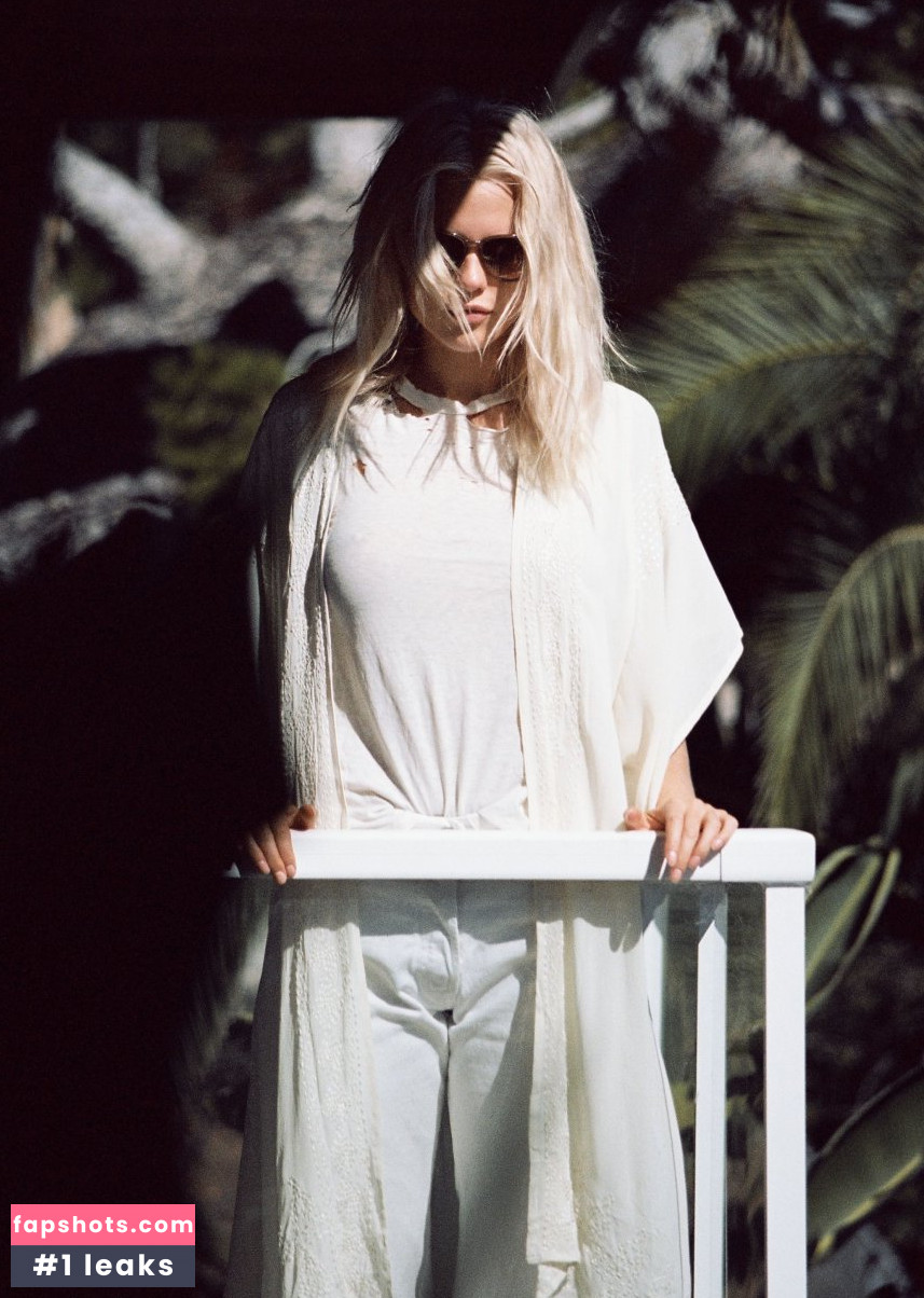 Becca Hiller gallery photo #98