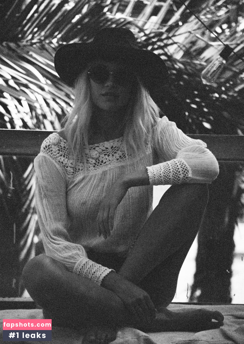 Becca Hiller gallery photo #100