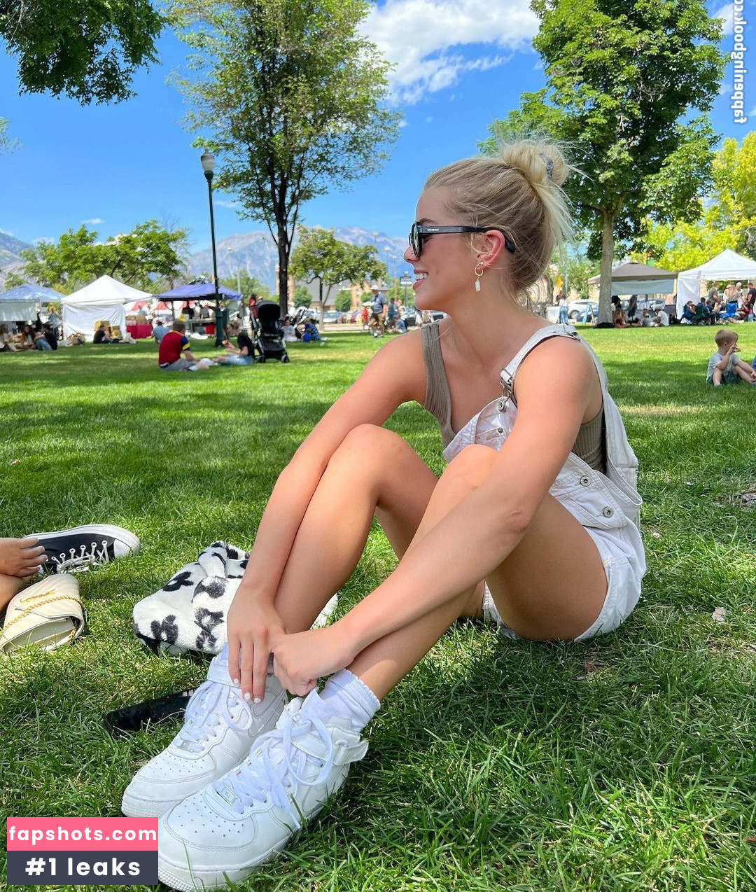 Becca Means gallery photo #118