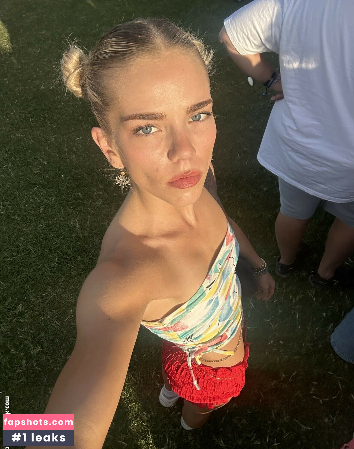 Becca Means gallery photo #29