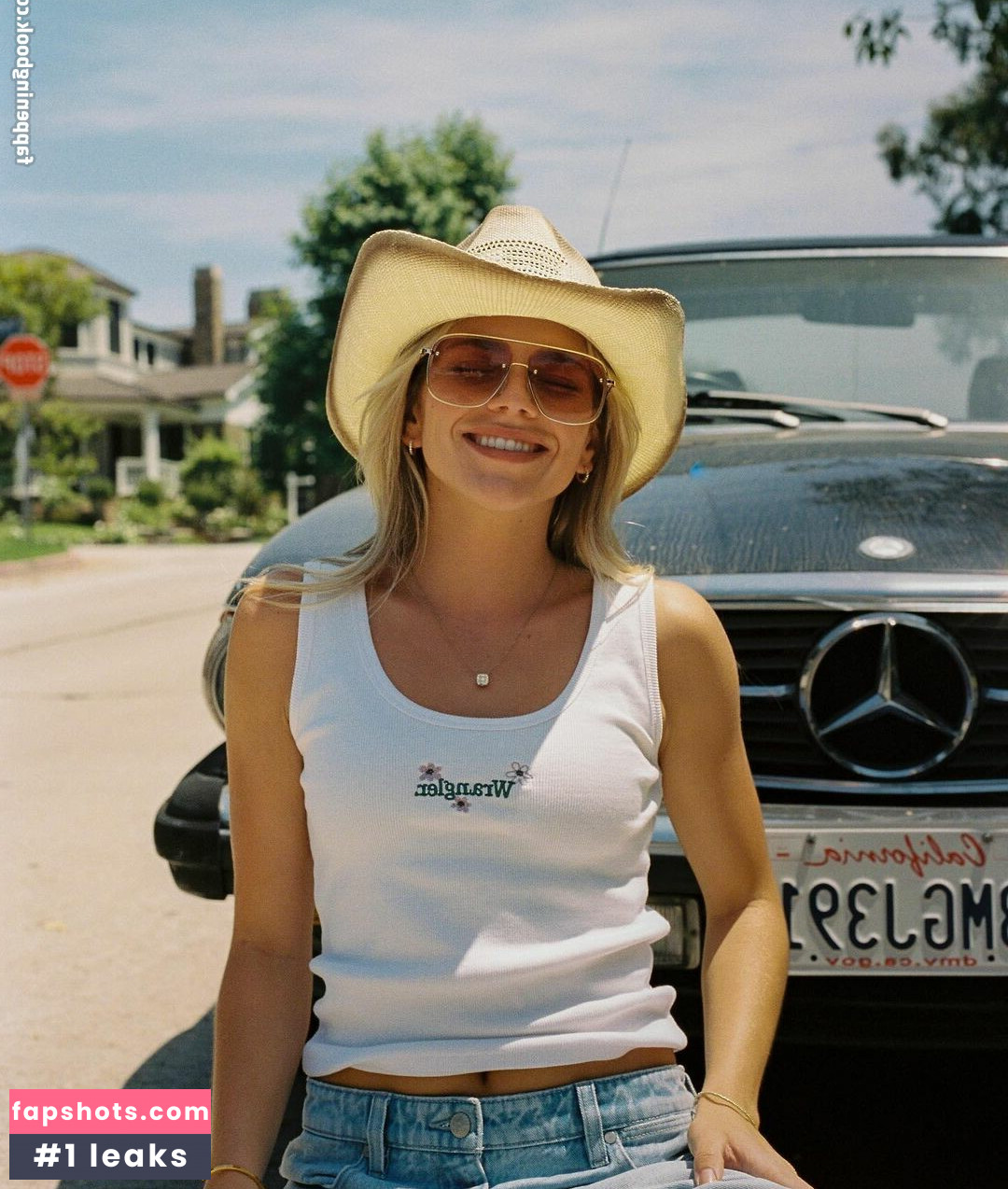 Becca Means gallery photo #88