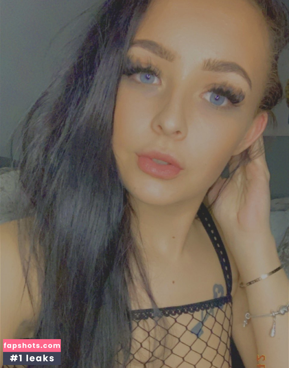 Becca gallery photo #2