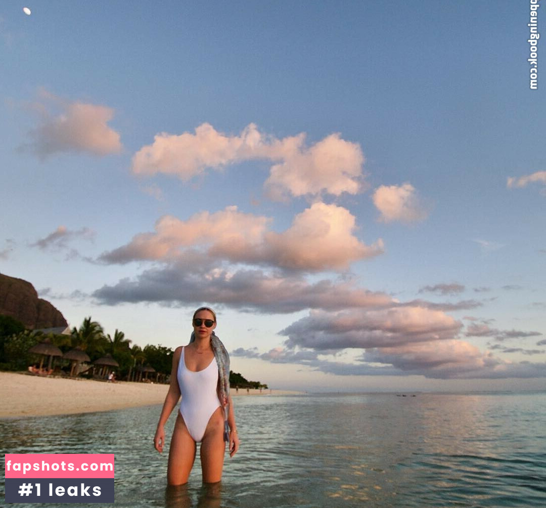 Becca Tobin gallery photo #16