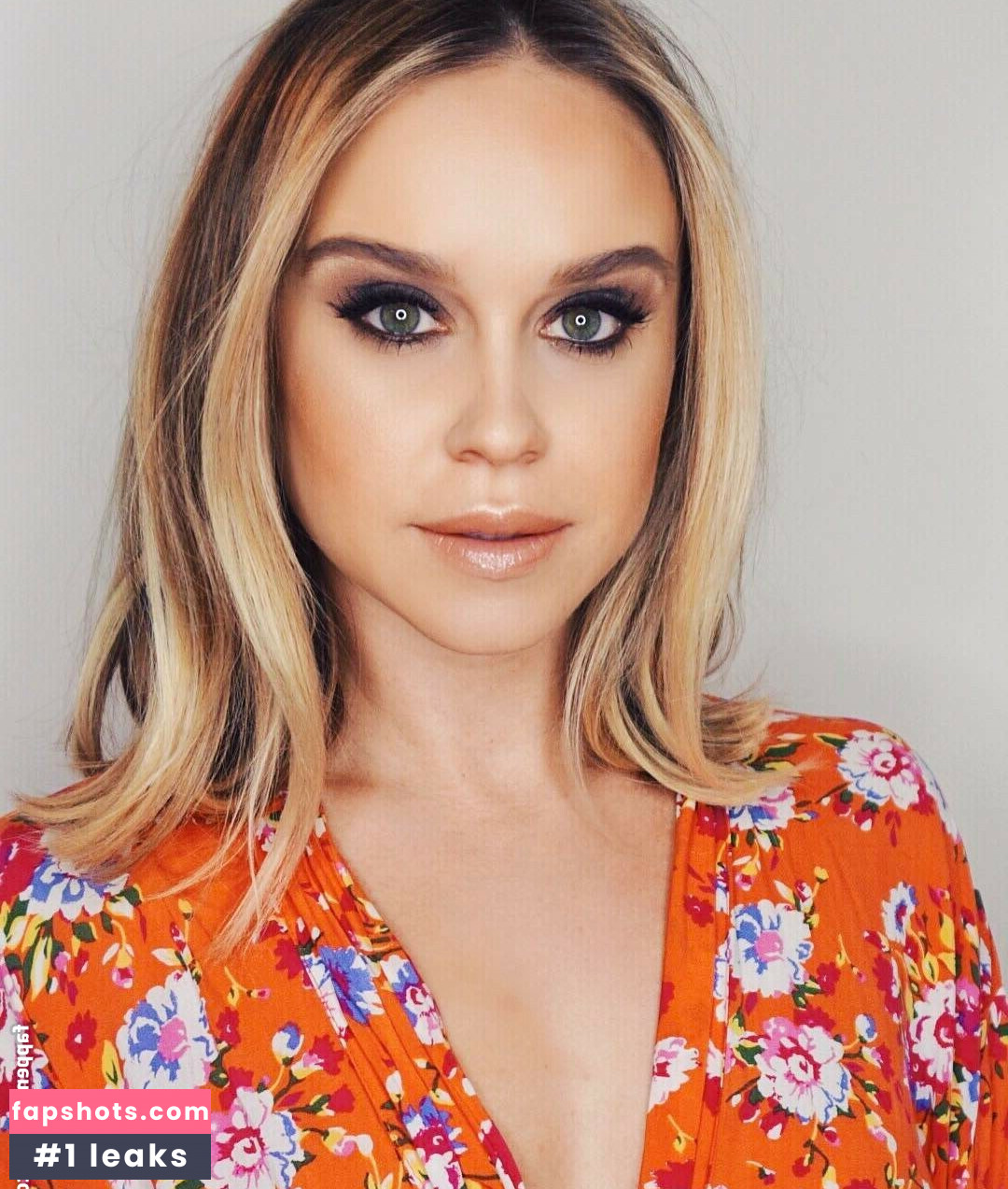 Becca Tobin gallery photo #8