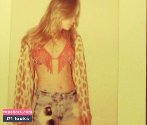 Becca Tobin Nude Leaks OnlyFans - Fapshots