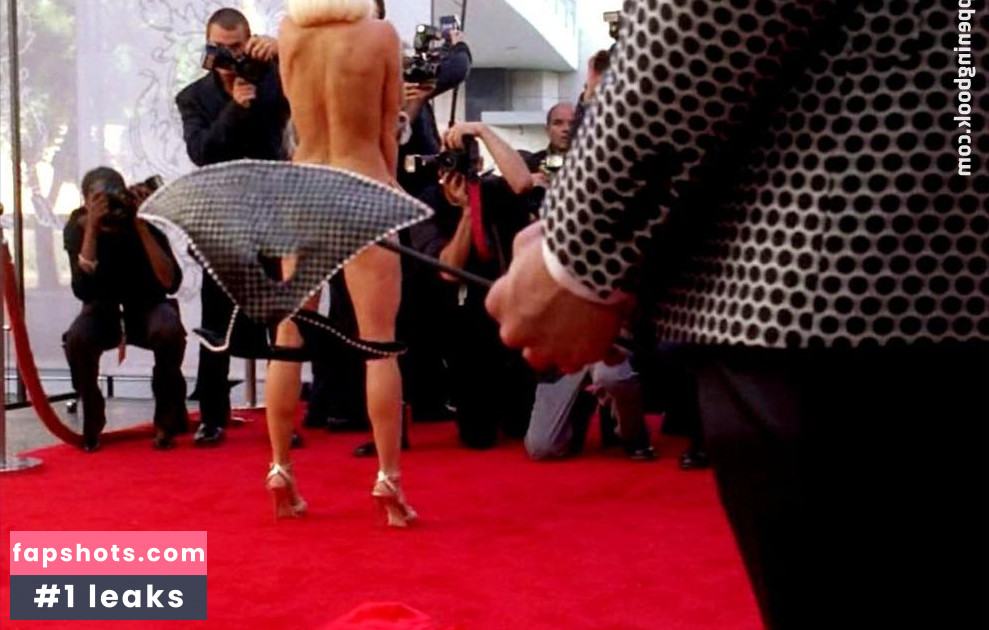 Becki Newton gallery photo #15