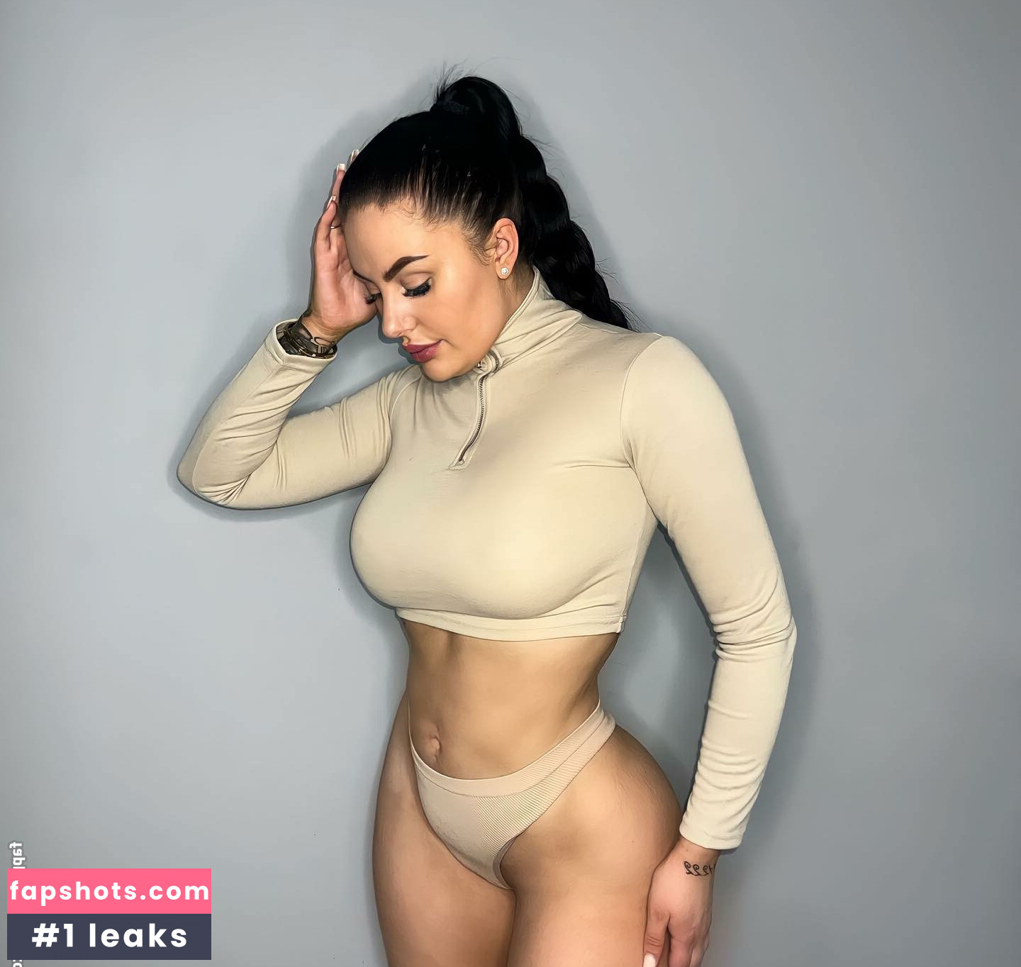 Beckie Holloway gallery photo #4