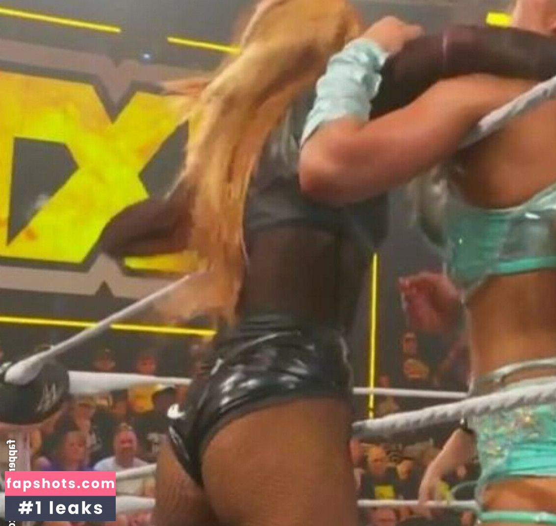 Becky Lynch gallery photo #81