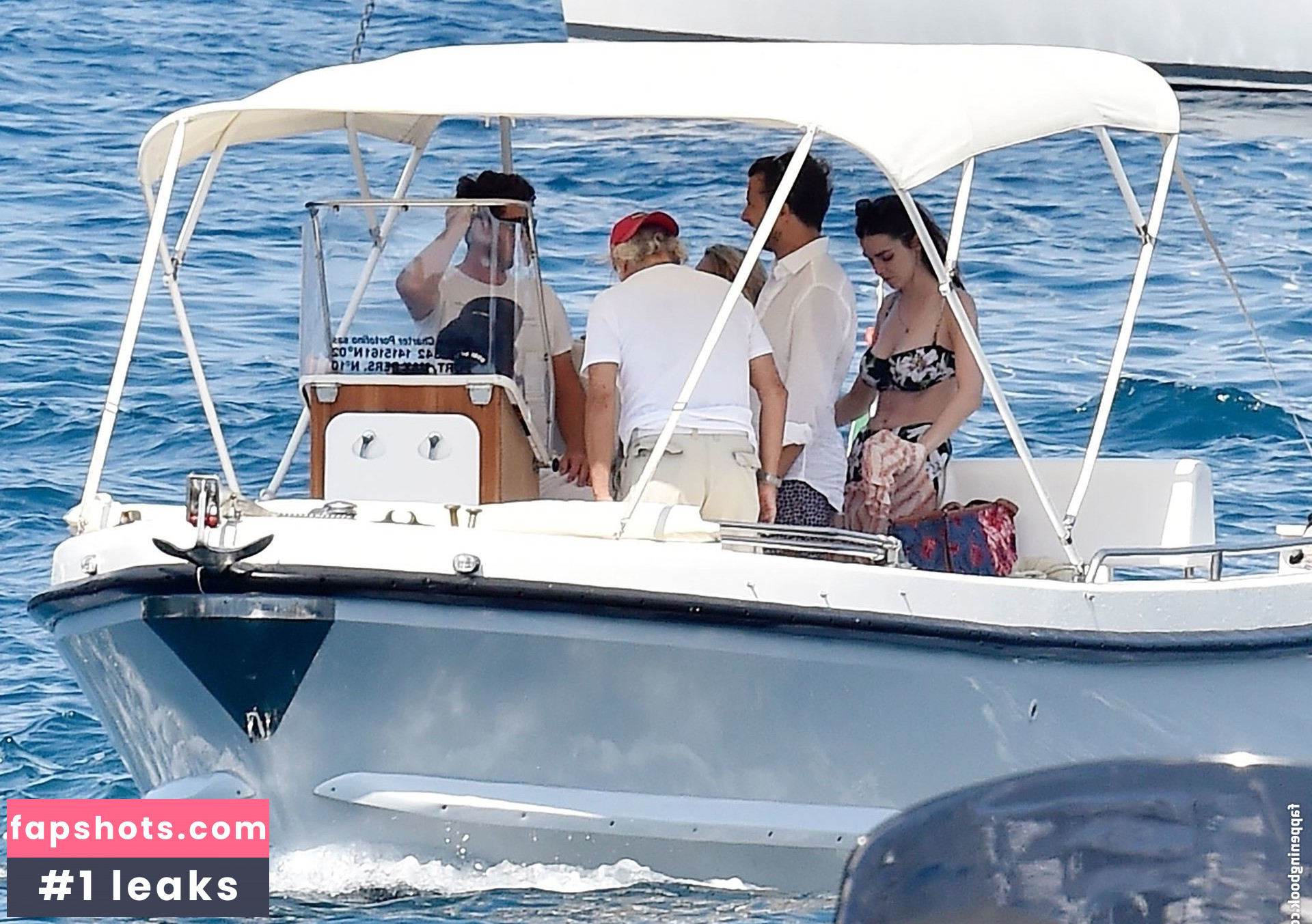 Bee Shaffer nude babe gallery