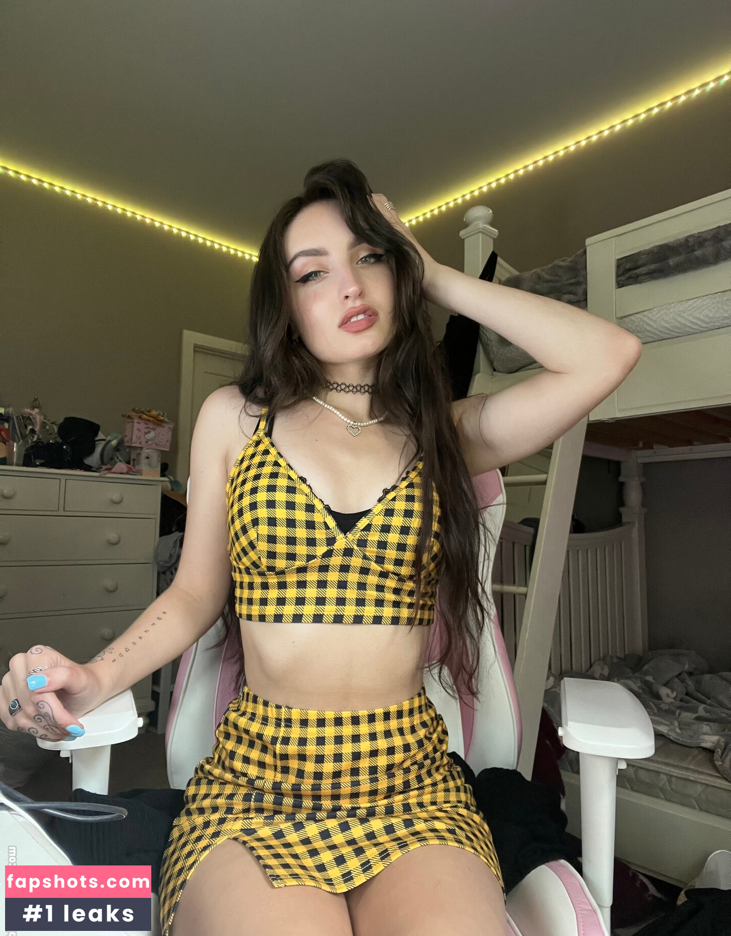 Beebee ASMR gallery photo #117