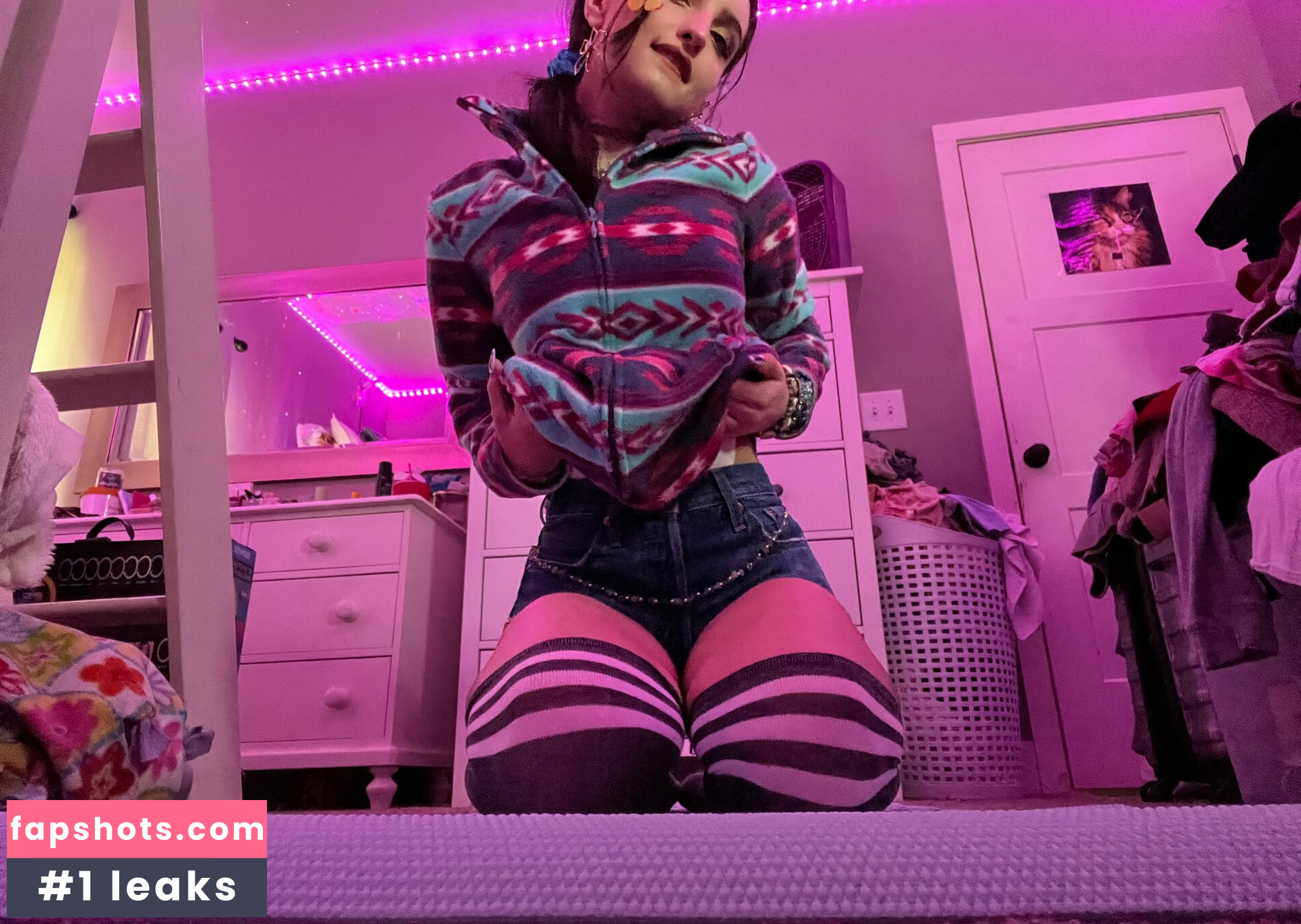 Beebee ASMR gallery photo #127