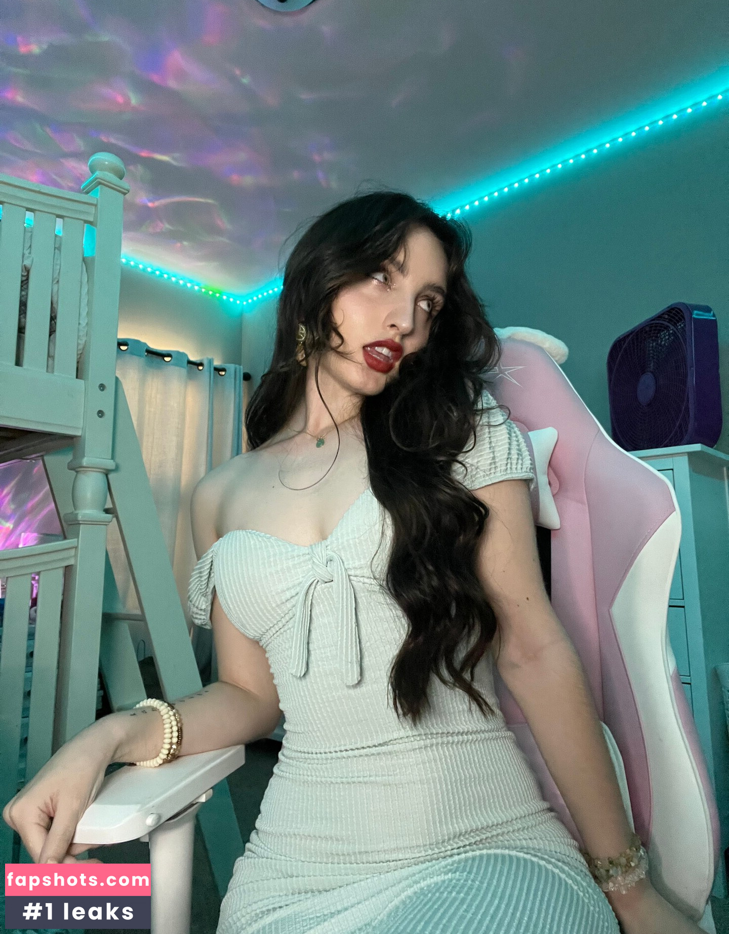 Beebee ASMR gallery photo #151