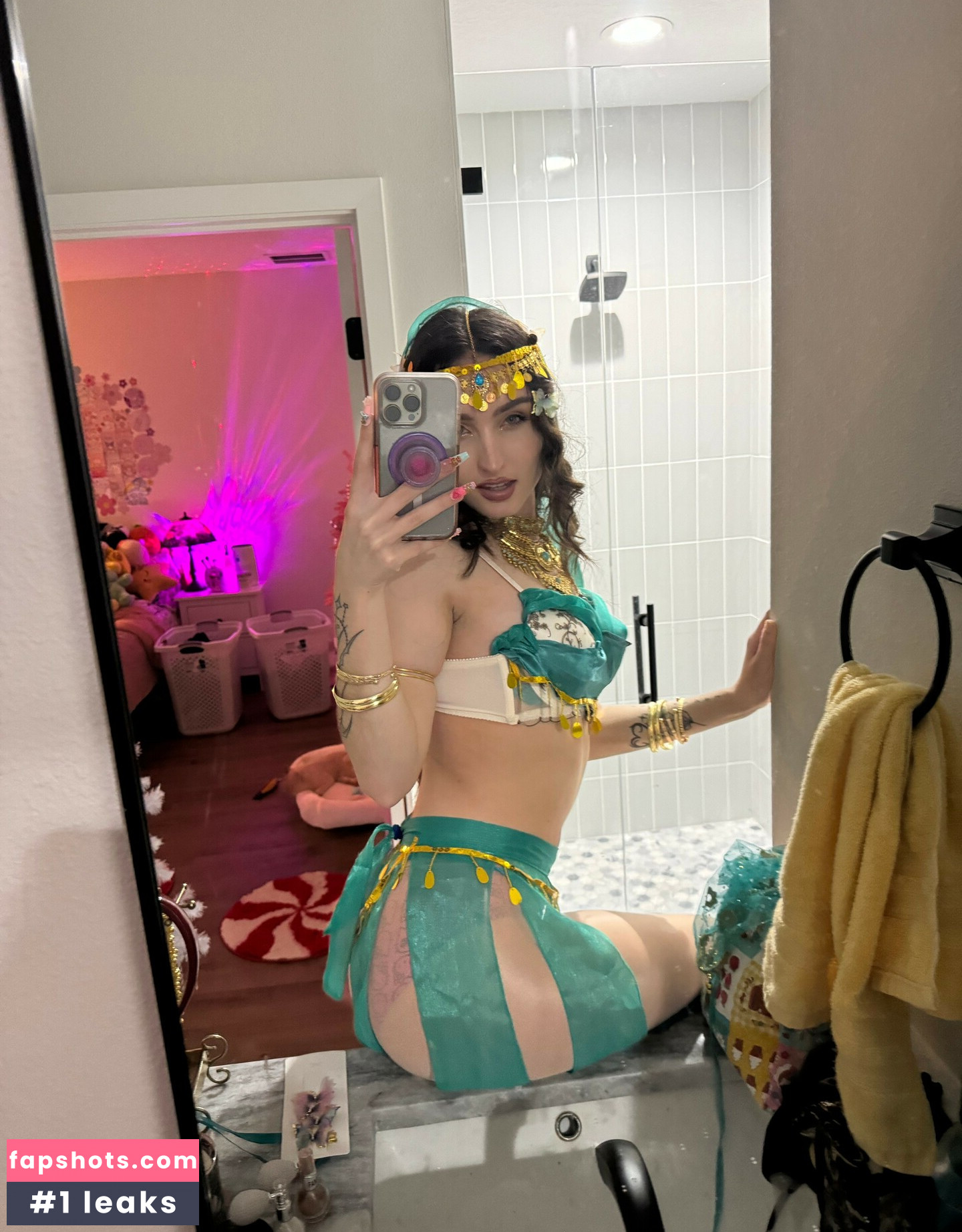 Beebee ASMR gallery photo #44