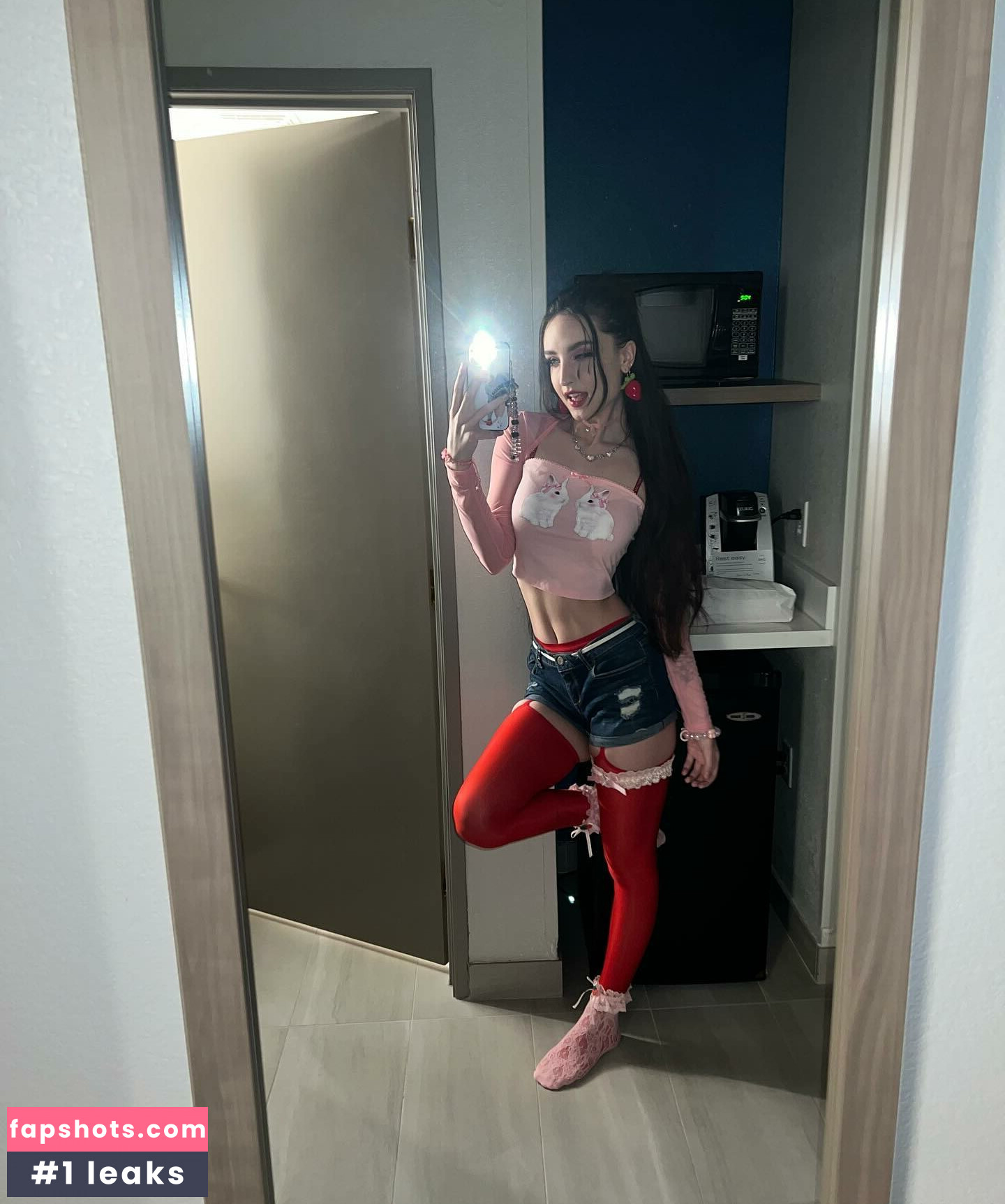 Beebee ASMR gallery photo #87