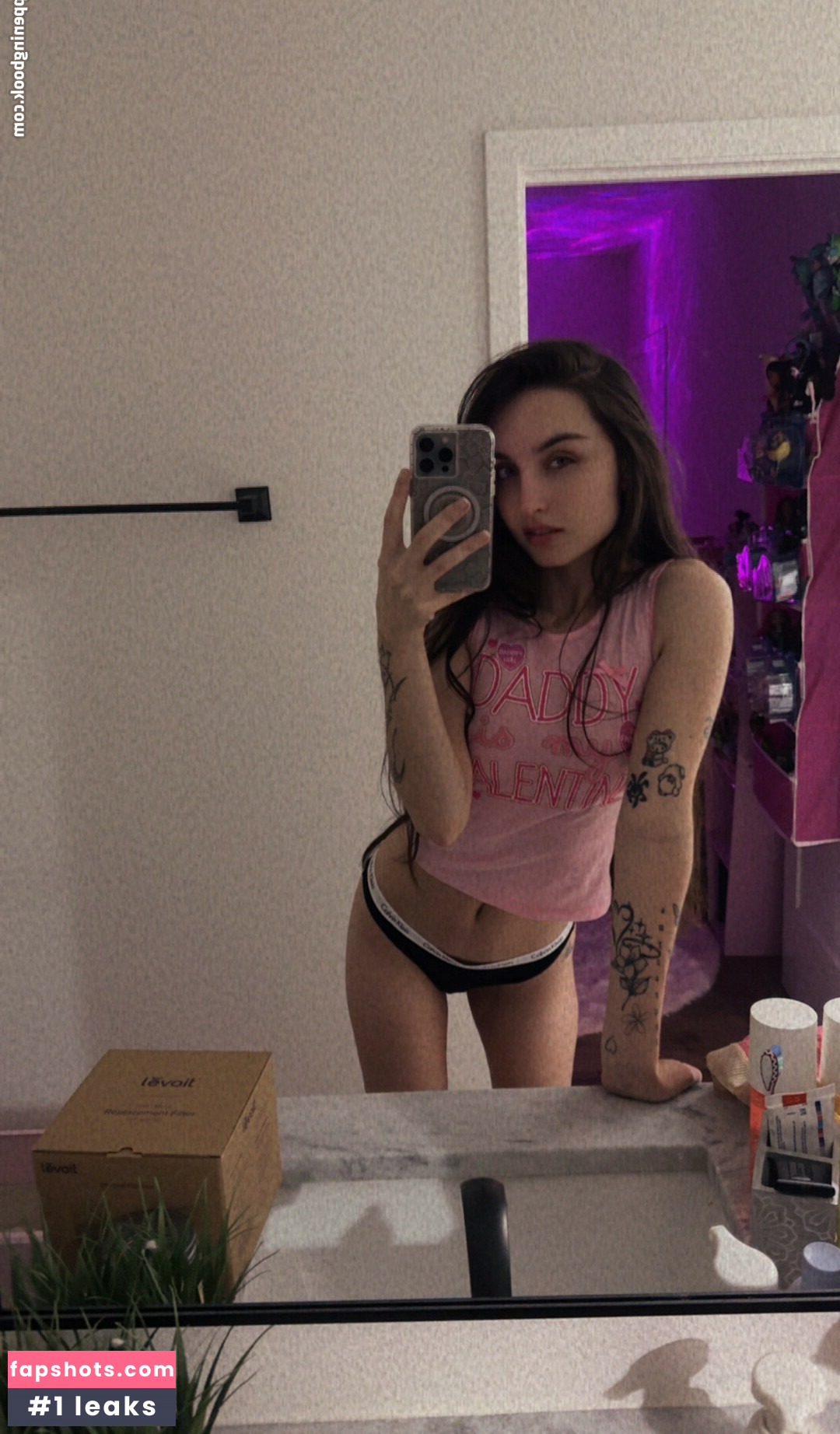 Beebee ASMR gallery photo #10