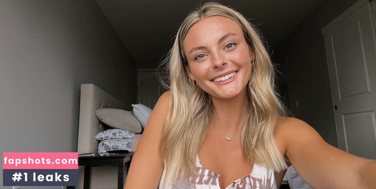 Beez ASMR gallery photo #20