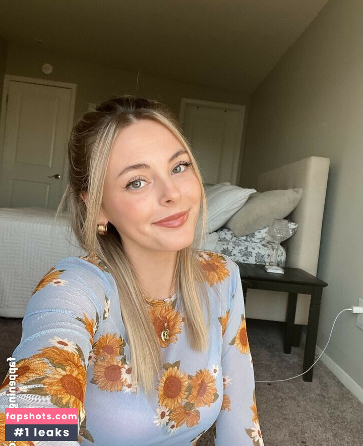 Beez ASMR gallery photo #35