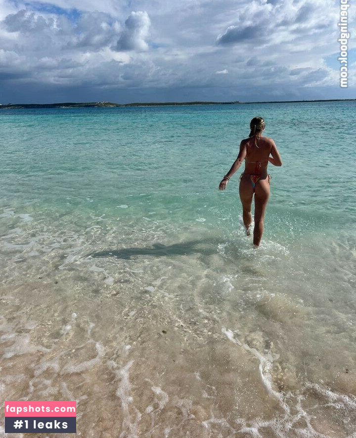 Beez ASMR gallery photo #40