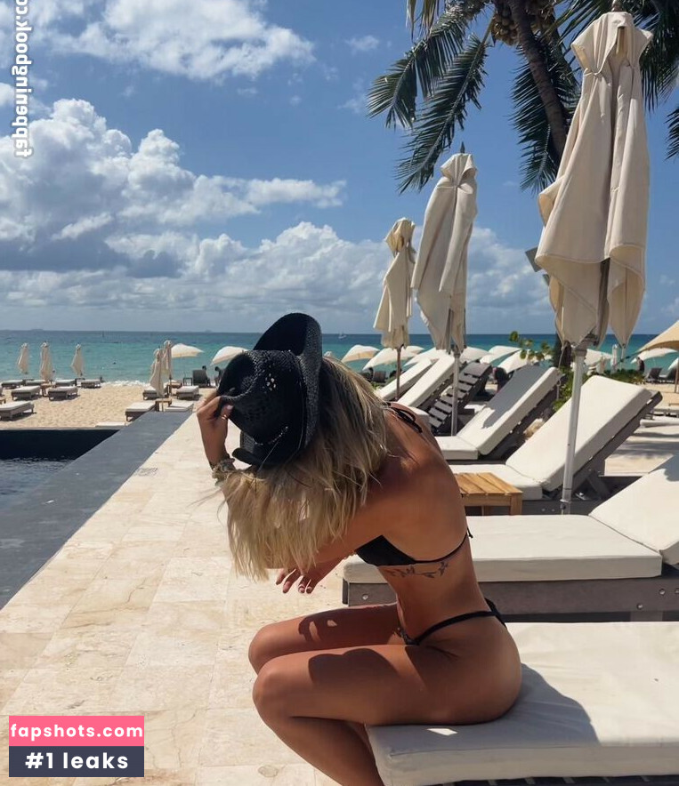 Beez ASMR gallery photo #52