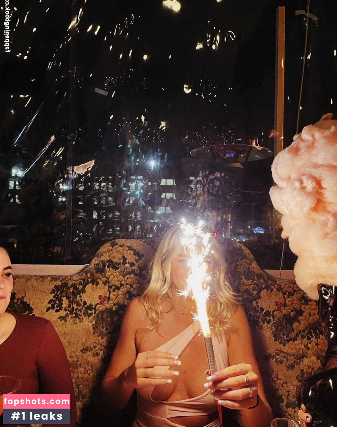 Beez ASMR gallery photo #87