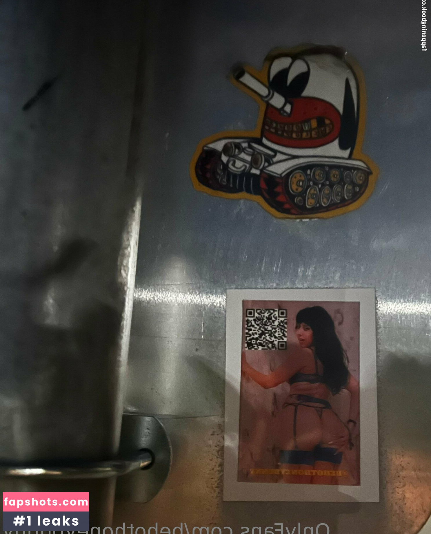 behothoneybunny nude babe gallery